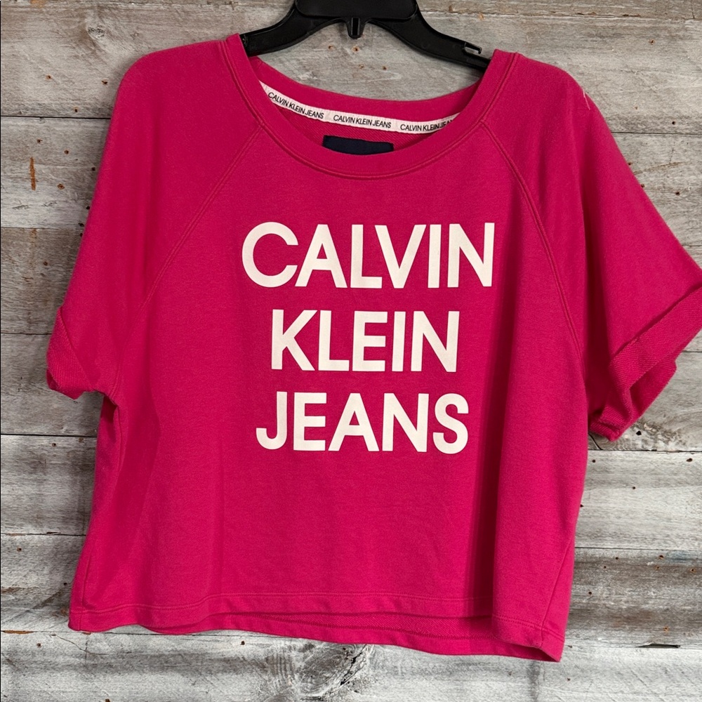 New! Calvin Klein Fuchsia Cropped Tee